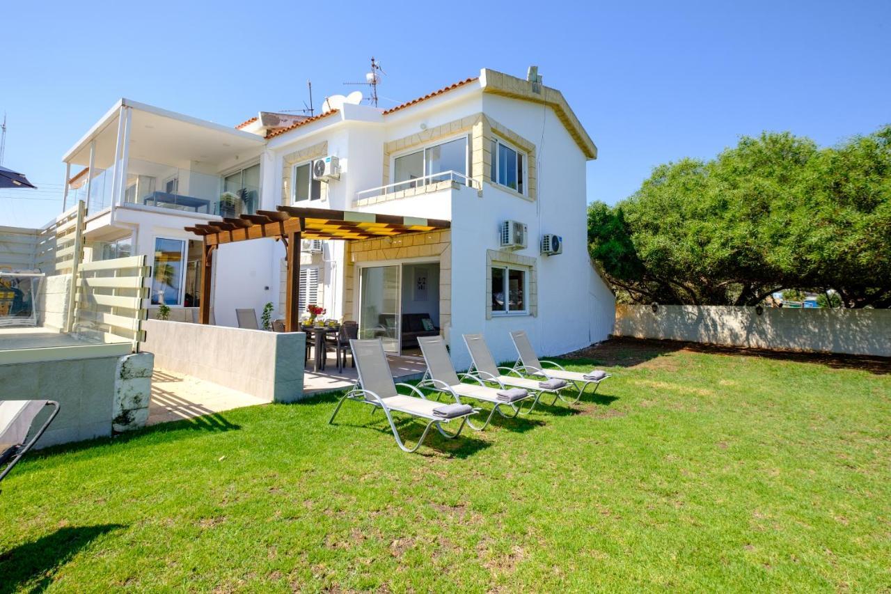 Pebble Beach Apartment Voroklini Bagian luar foto